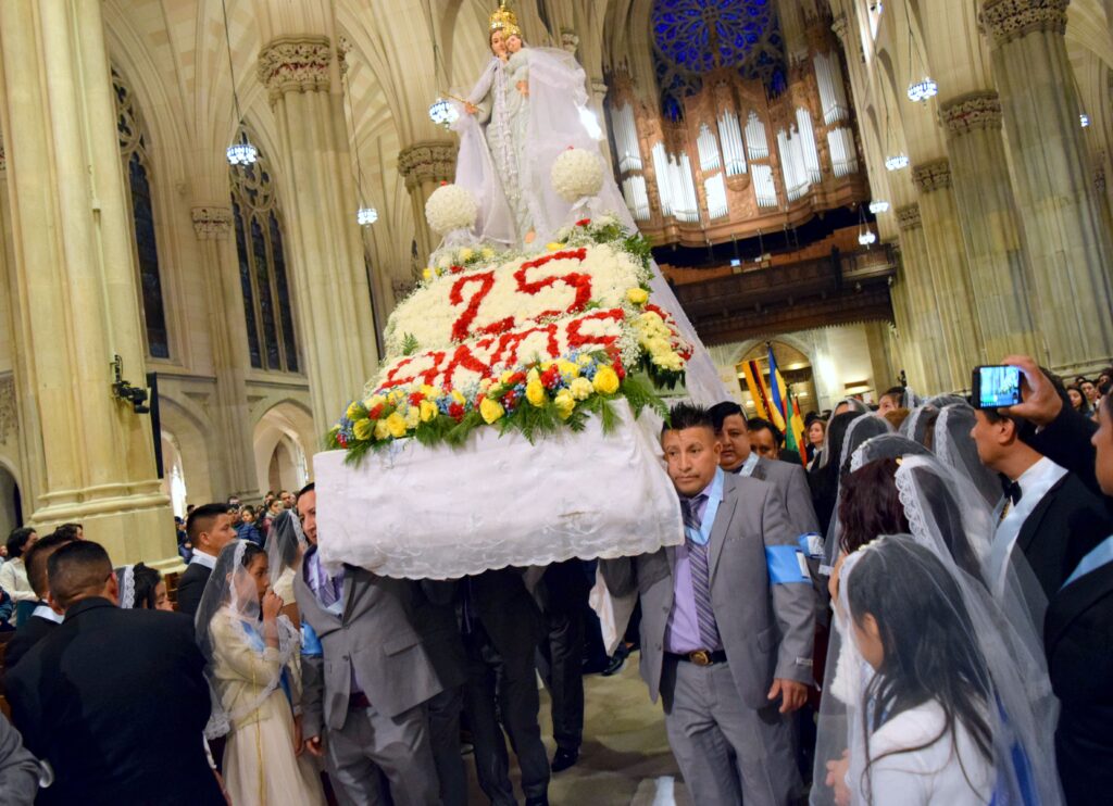 The entrance procession during the 2018 Our Lady of Nube Mass (Ecuador) at St. Patrick’s Cathedral.