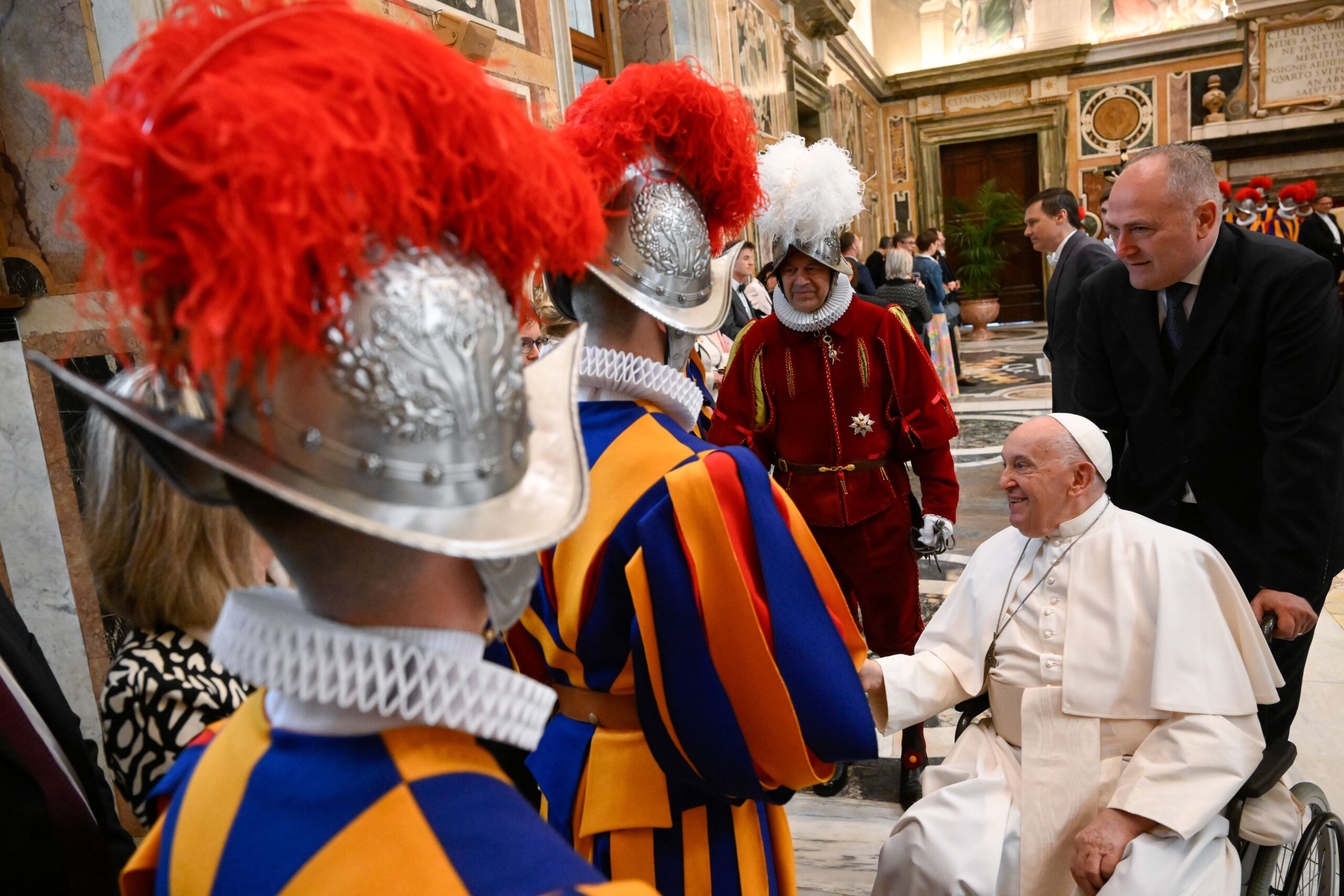 34 New Swiss Guards Sworn In Today at the Vatican - The Good Newsroom