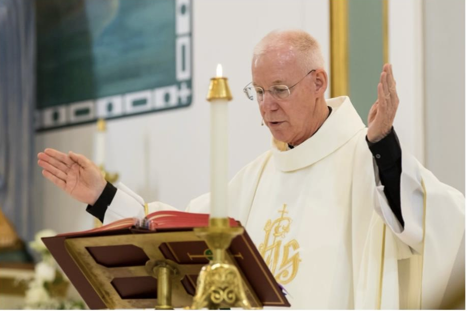 Father Dennis Donovan, SDB, entered eternal life on July 25, 2024. Father Donovan was a professed Salesian of Don Bosco for almost 51 years and a priest for 41 years.