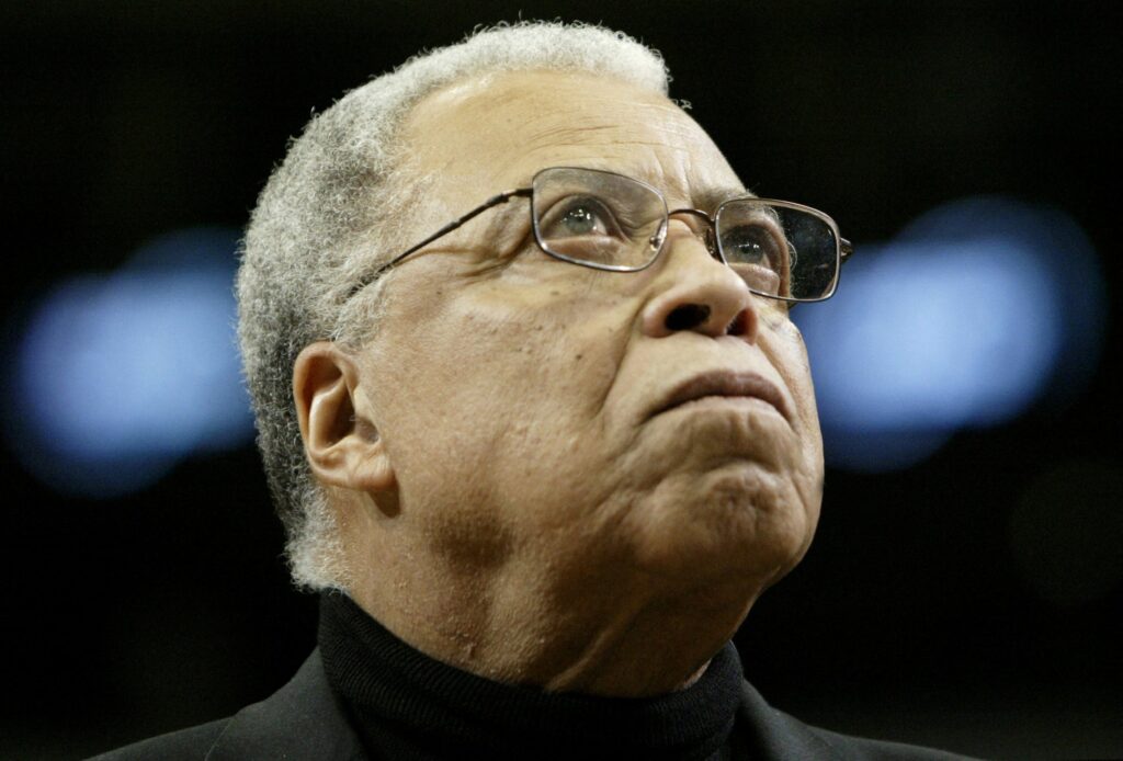 James Earl Jones recites "The Star Spangled Banner" before the start of the NBA game between the Dallas Mavericks and Houston Rockets in Dallas, December 2, 2004, in this file photo.