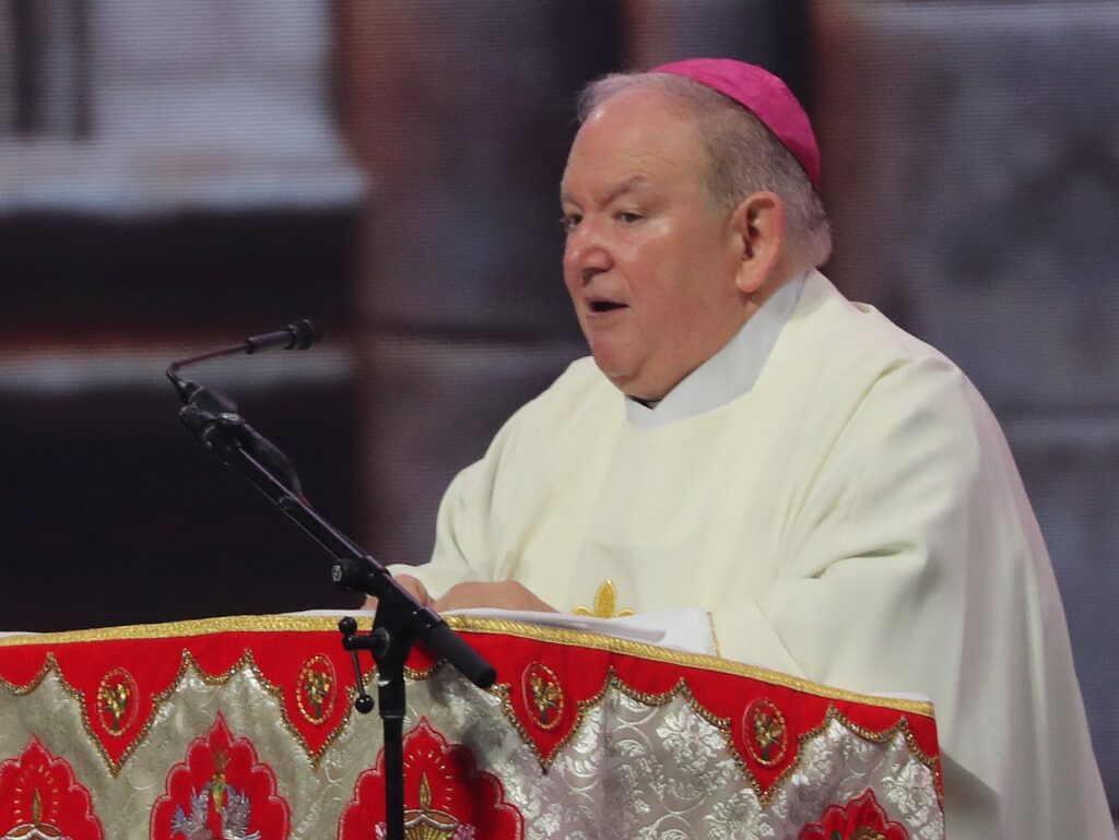 Archbishop Bernard A. Hebda of St. Paul and Minneapolis helps lead a morning prayer session of the family rosary July 20, 2024, prior to Holy Qurbana at Lucas Oil Stadium in Indianapolis during the National Eucharistic Congress.