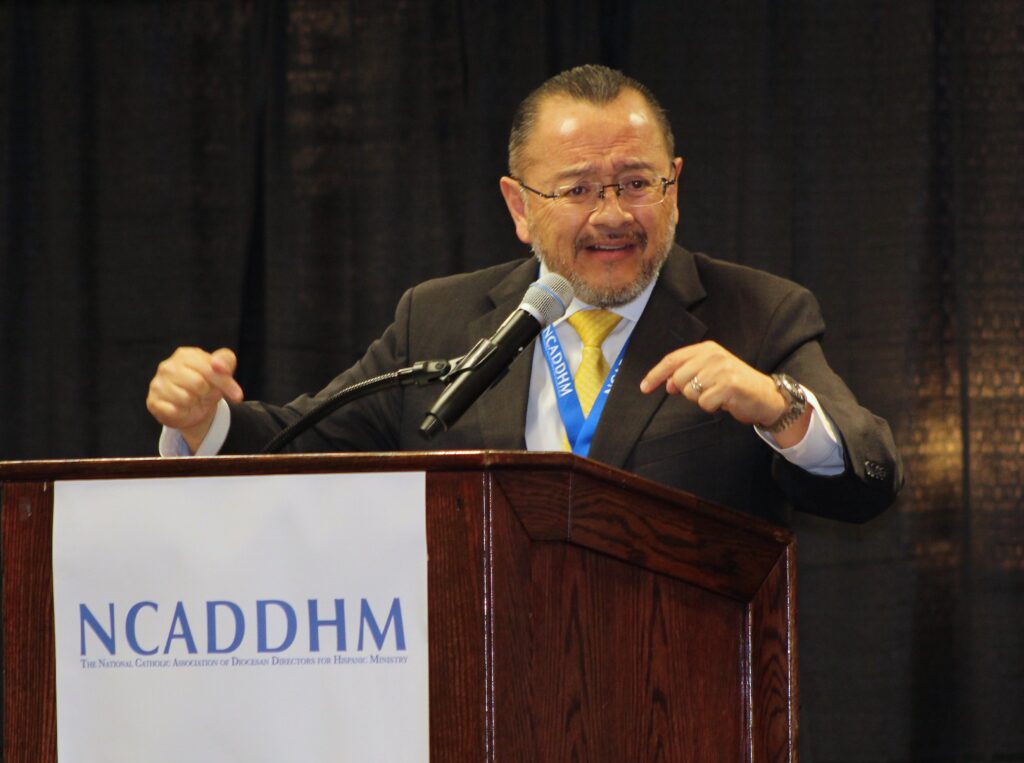 Durante su ponencia a principios del 22 de octubre de 2025, el Dr. Rodrigo Guerra López, secretario de la Pontificia Comisión para América Latina, subrayó que las políticas migratorias deben proteger la dignidad de todos, no de algunos, y que el momento actual exige conversión, justicia y compromiso con los más vulnerables. Esta charla se dio en el marco de la conferencia anual de NCADDHM del 2025, que tiene lugar en Newark, Nueva Jersey, y se centra en el tema "Caminando con Alegría, Anclados en la Esperanza".