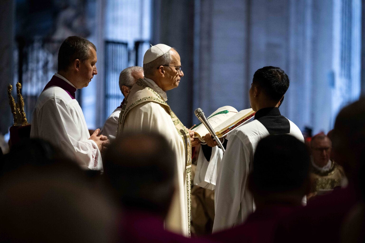 Christians Must Resist Allure of Power, Serve Humanity, Pope Says at