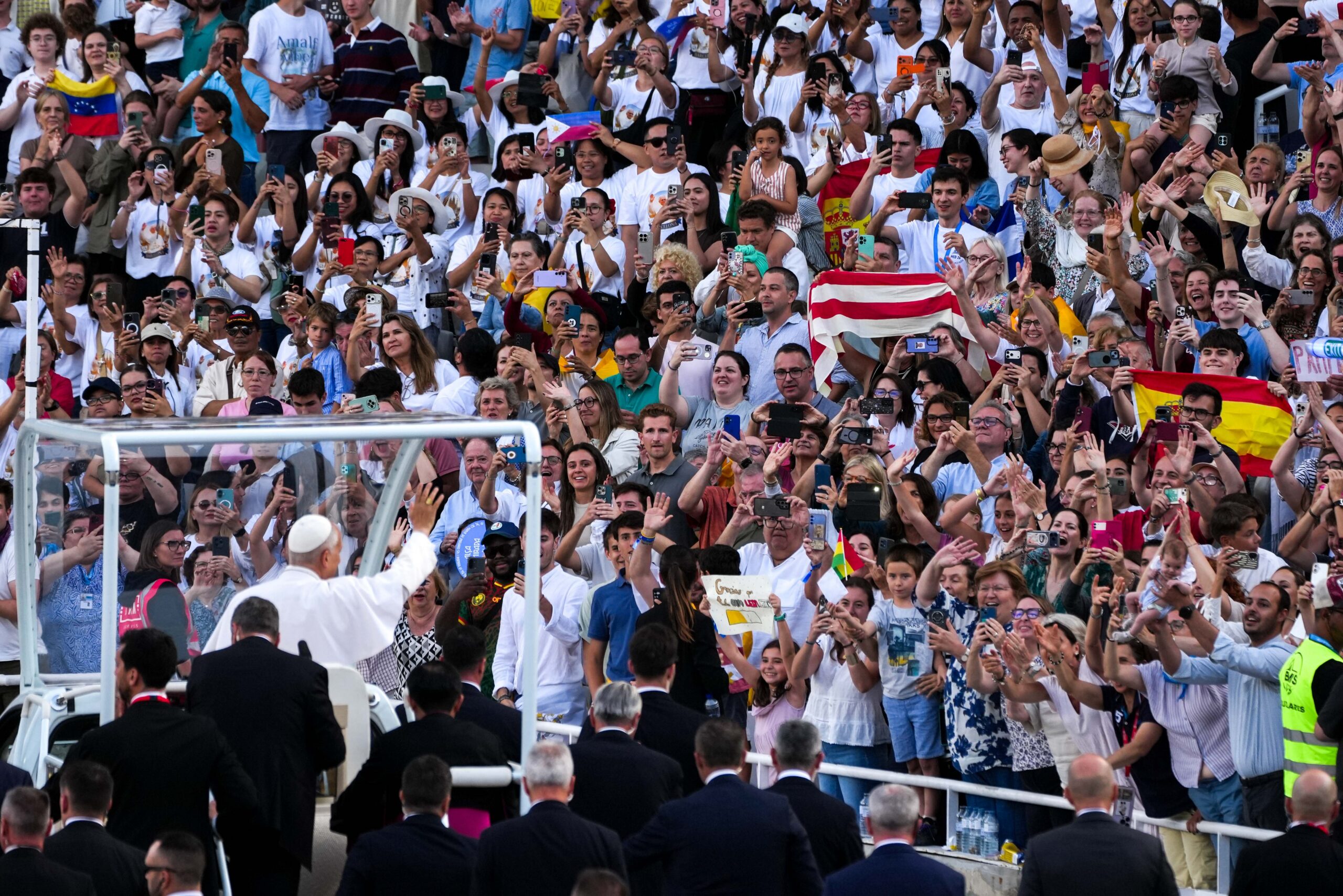 El papa León XIV llega a Barcelona en vísperas del centenario de la muerte de Gaudí