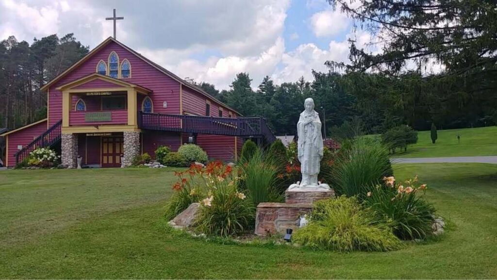 Fotografía del exterior del Santuario Nacional y Lugar Histórico de Santa Kateri Tekakwitha (Fonda), en el condado de Montgomery (Nueva York). Foto: cortesía del Santuario Nacional y Lugar Histórico de Santa Kateri Tekakwitha