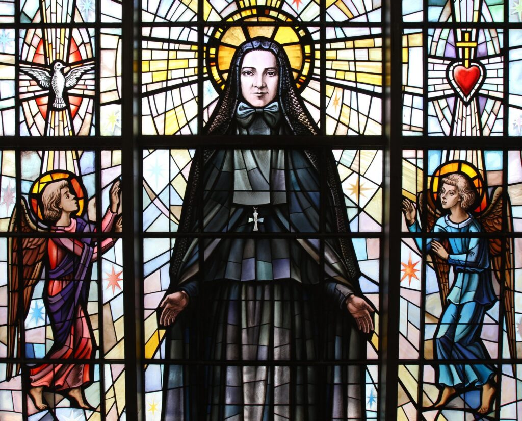 Santa Francisca Xaviera Cabrini aparece representada en una vidriera de la capilla del santuario dedicado a la santa, situada en Washington Heights, Nueva York. (Foto de OSV News/Gregory A. Shemitz)