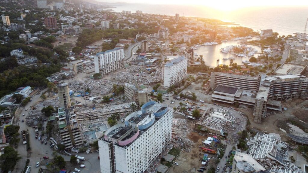 Una imagen tomada desde un dron muestra los escombros de los edificios derrumbados en La Guaira, Venezuela, el 12 de julio de 2026, tras los terremotos del 24 de junio. (Foto de OSV News/Pablo Sanhueza, Reuters)