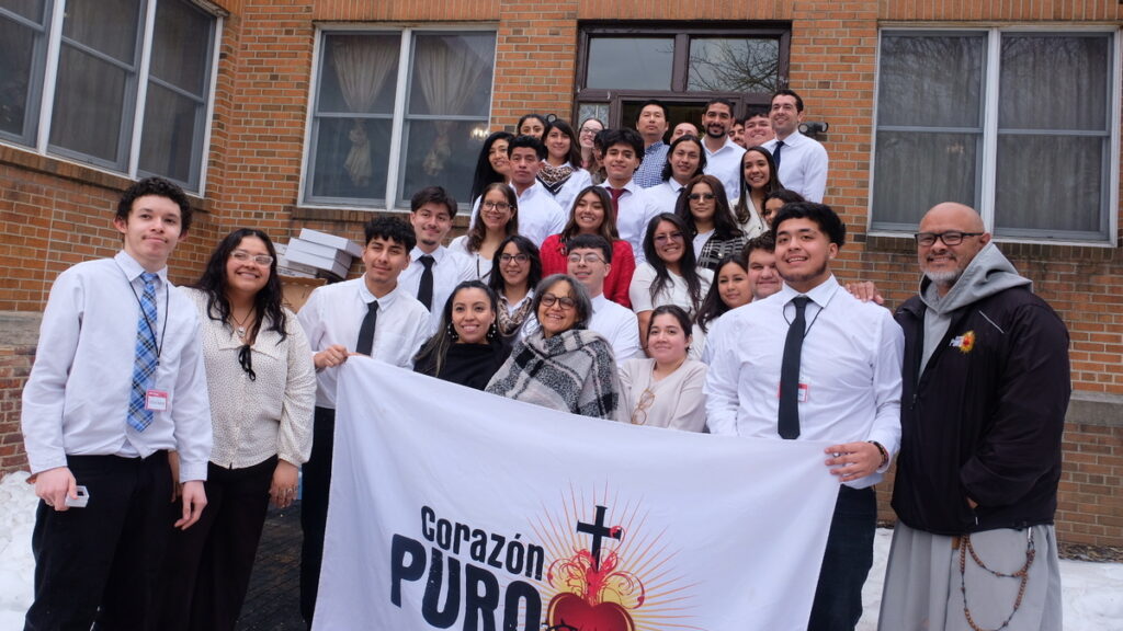 Además de asistir a encuentros de formación y retiros en el Bronx, algunos de sus miembros participan en proyectos misioneros en el sur de Texas. Foto: captura de pantalla de la página web de Corazón Puro