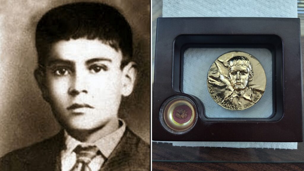 Fotografía de San José Sánchez del Río de niño y de la reliquia de primera clase de este santo, conservada en un relicario. Fotos cortesía del Santuario Mariano.